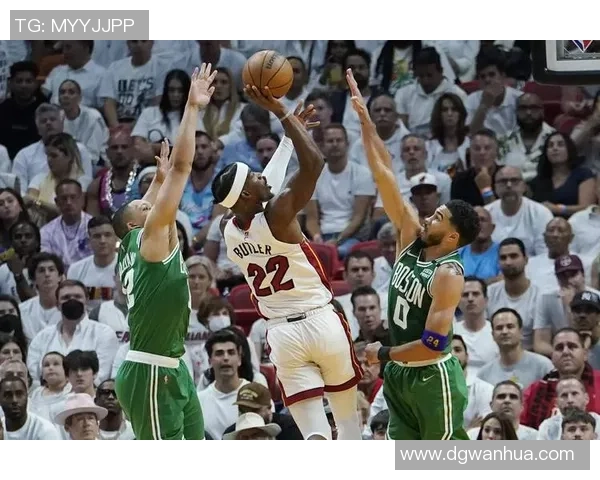 热火与凯尔特人东部决赛第二场精彩回顾与赛后分析视频分享