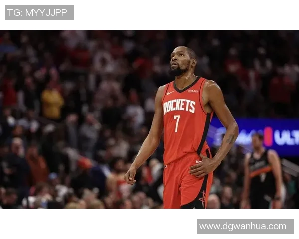 对飙战!火箭轰11-0夺回抢先:杜兰特9中6轰14分,小史密斯迸发 对飙战!火箭轰11-0夺回抢先:杜兰特9中6轰14分,小史密斯迸发